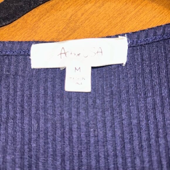 Cold shoulder v neck baby blouse size meduim - Picture 3 of 6